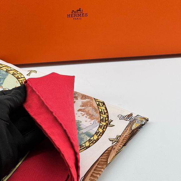 Vintage HERMÈS scarf - Picture 6 of 7